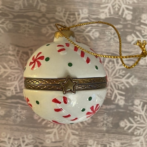 Porcelain Surprise Christmas Ornament Trinket Box Treats Treasures Candy Canes - Picture 6 of 7